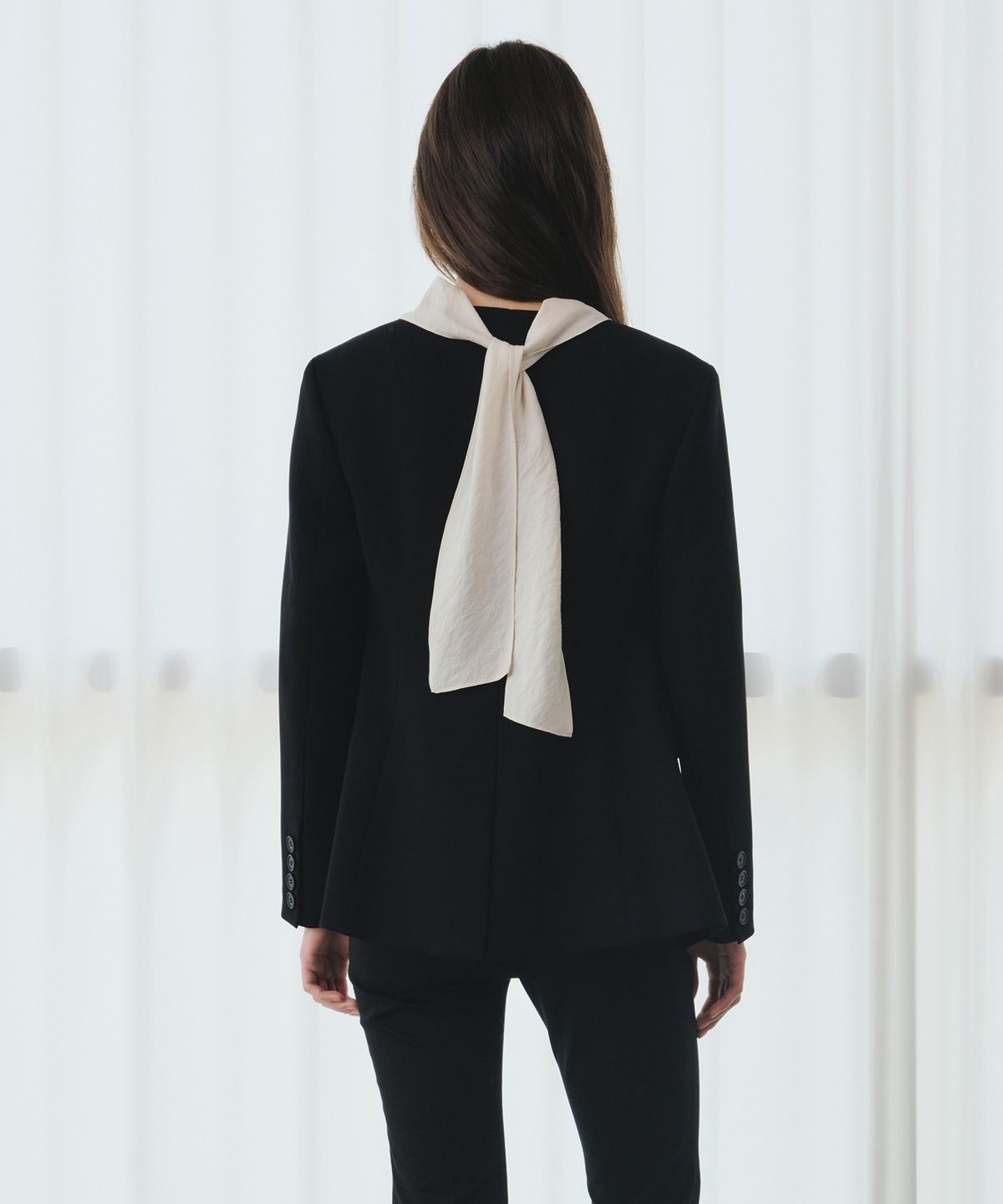 올리브 데 올리브(OLIVE DES OLIVE) 브이넥 싱글 라인자켓 OW6AJ9510