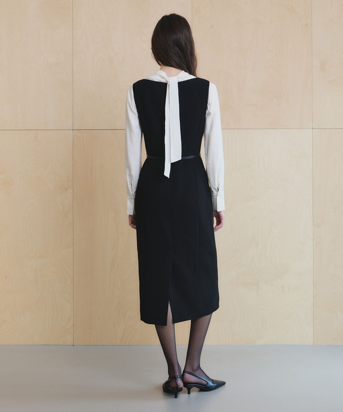 올리브 데 올리브(OLIVE DES OLIVE) 세레모니 브이넥 롱 원피스 OE6AO9040