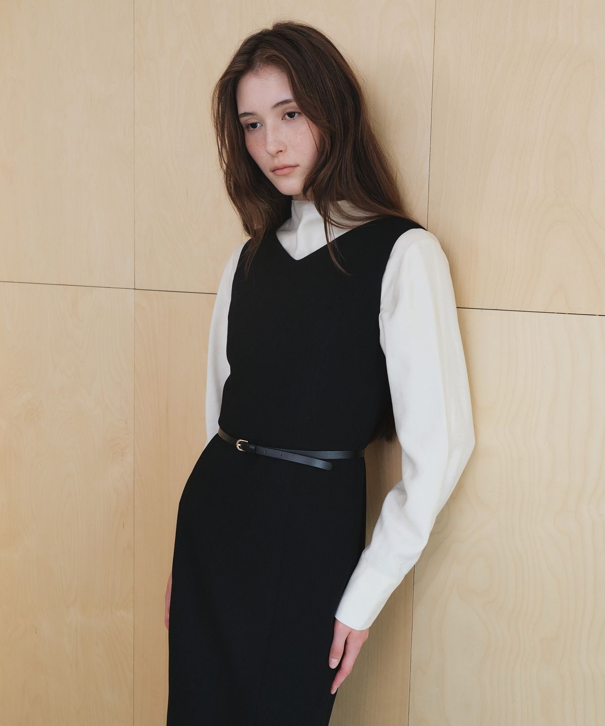 올리브 데 올리브(OLIVE DES OLIVE) 세레모니 브이넥 롱 원피스 OE6AO9040