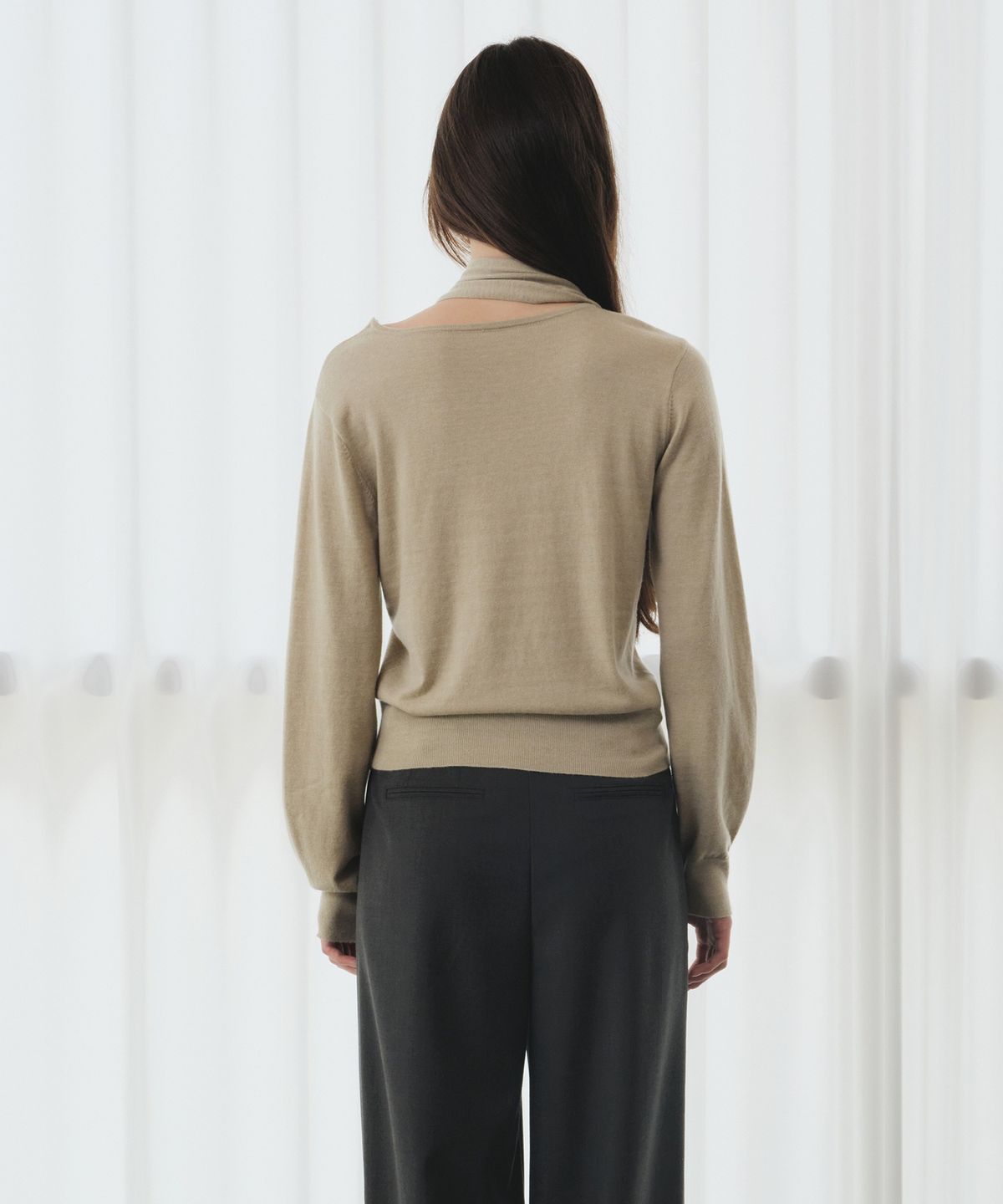 올리브 데 올리브(OLIVE DES OLIVE) 실크 혼방 스카프 풀오버 OK6AP9090