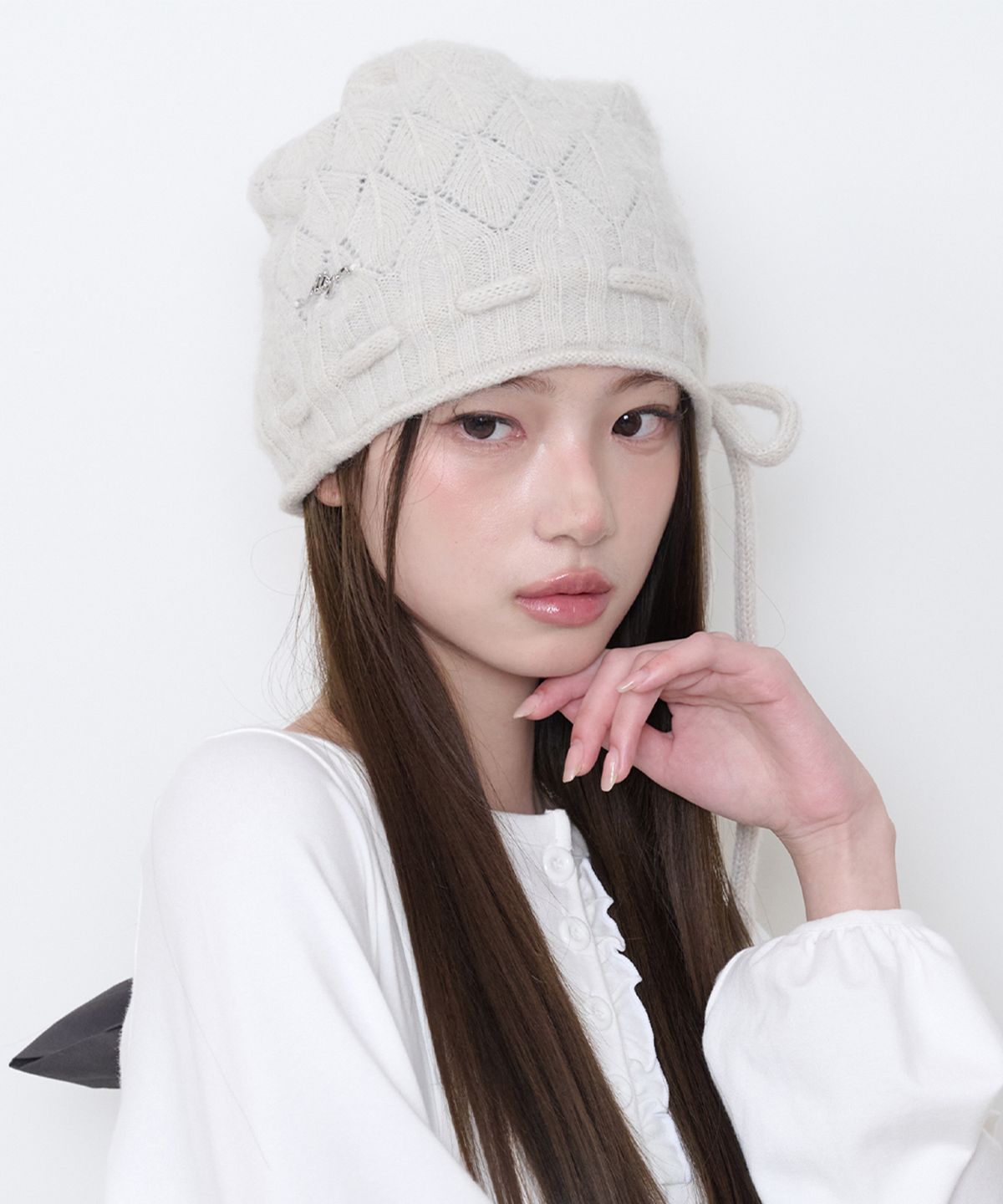 일리고(ILLIGO) 다이아 스트링 비니 베이지