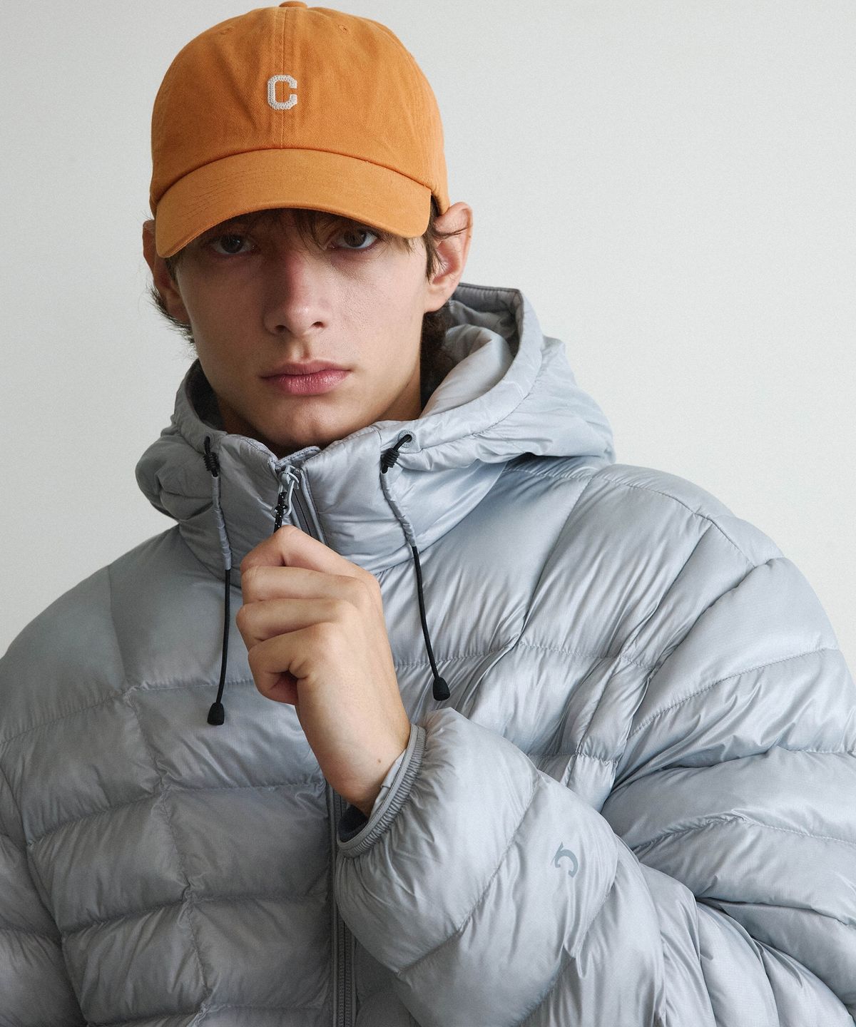 커버낫(COVERNAT) 레이크 패딩 후드 자켓 라이트그레이