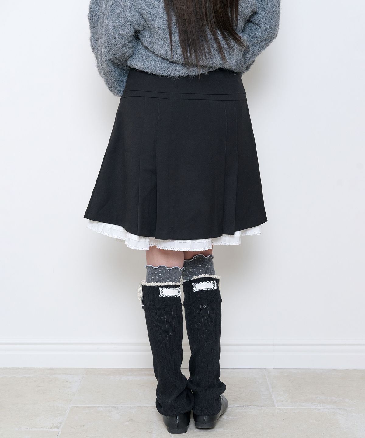 일리고(ILLIGO) 핀턱 레이스 미디 스커트 블랙