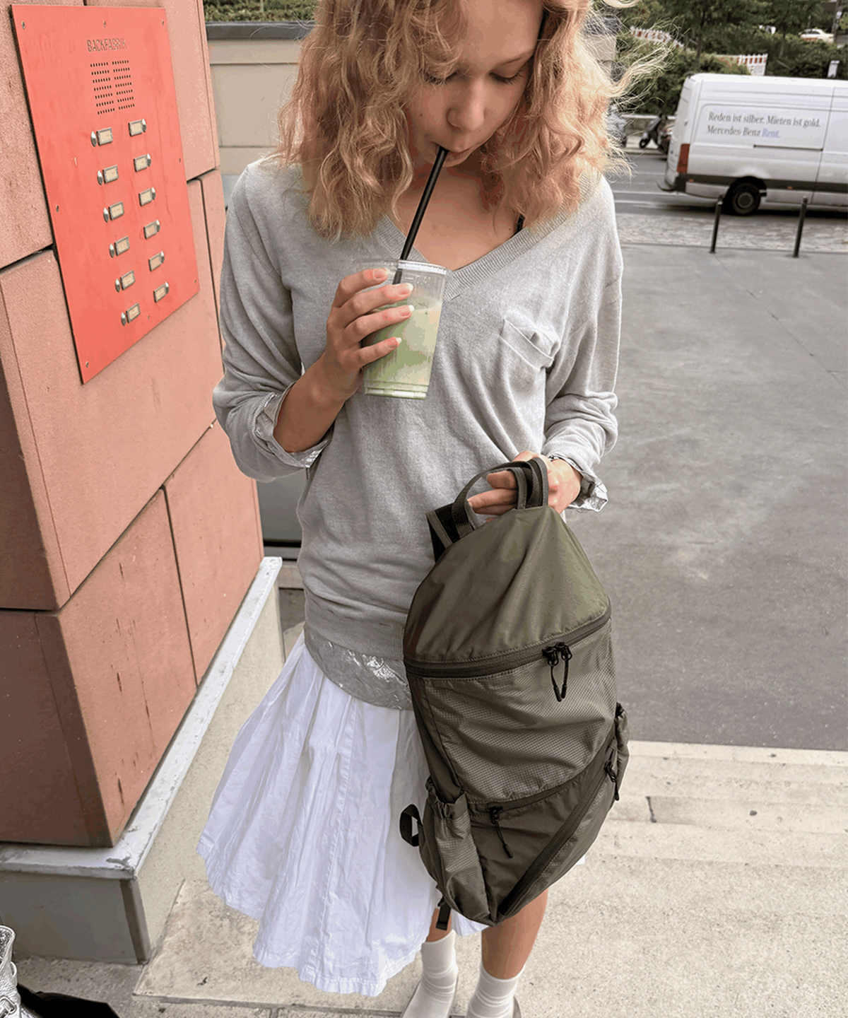 아코크(ACOC) Round Feather Backpack(S)_Khaki