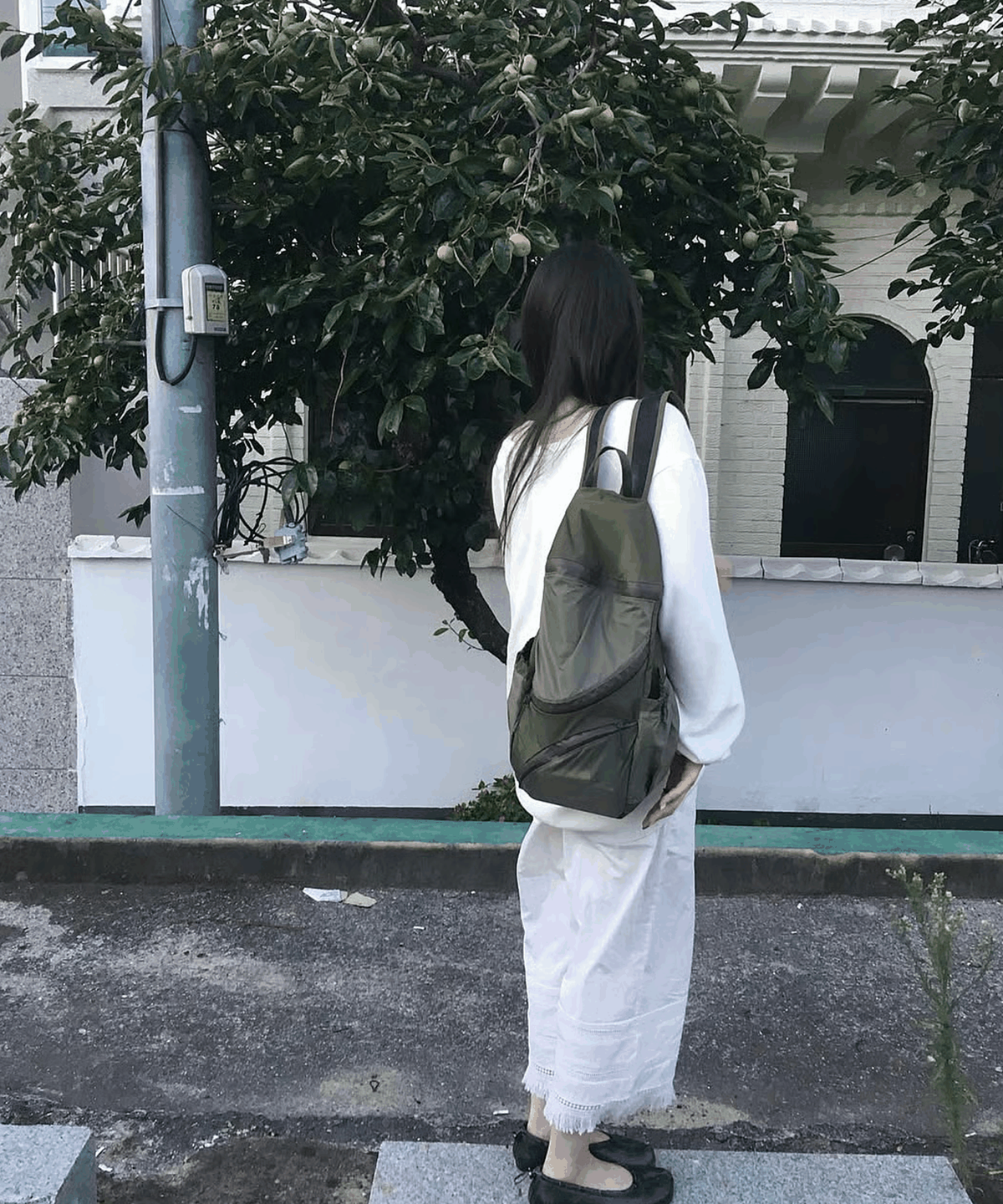 아코크(ACOC) Round Feather Backpack(S)_Khaki