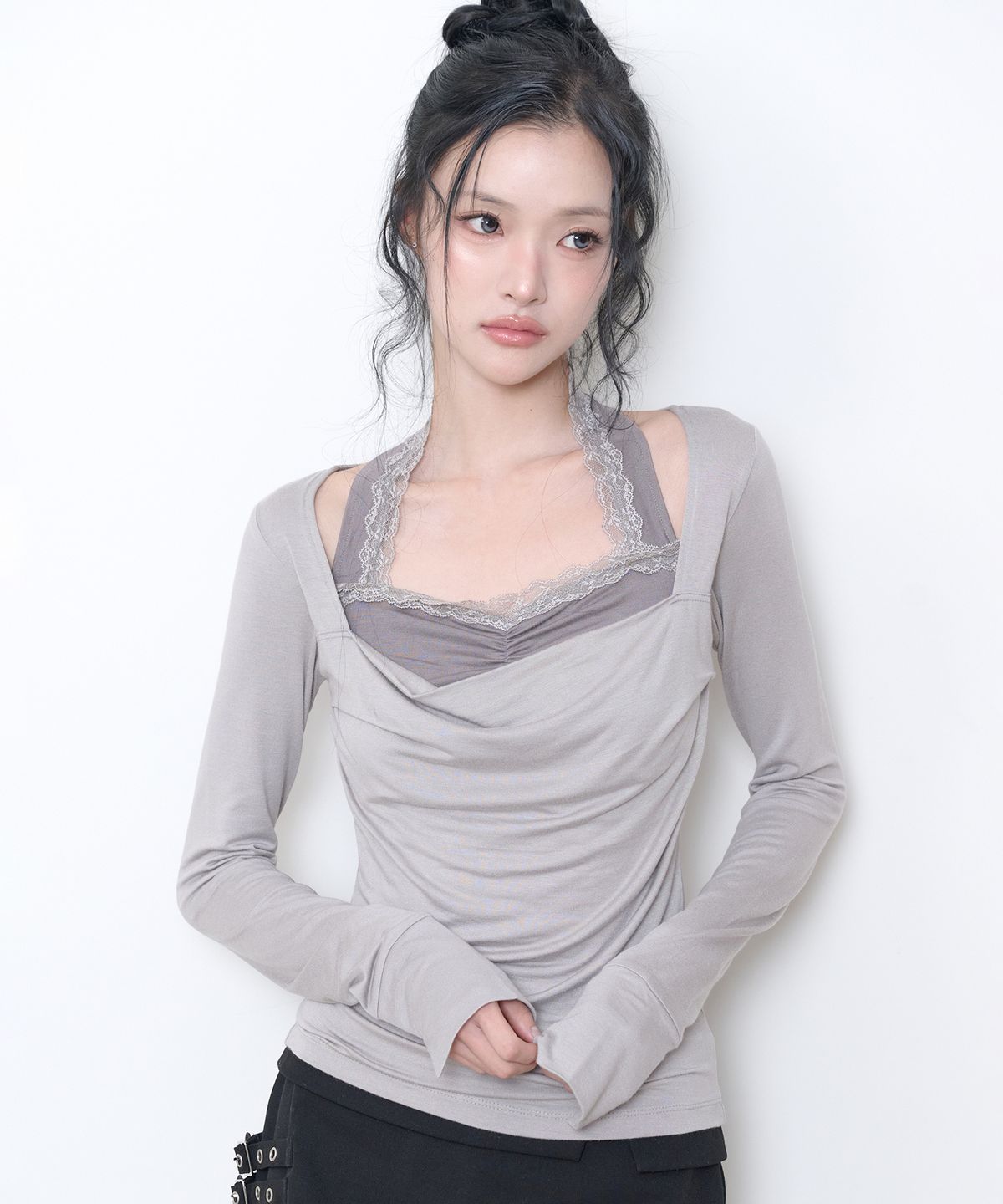 일리고(ILLIGO) 카울 레이스 롱슬리브 베이지
