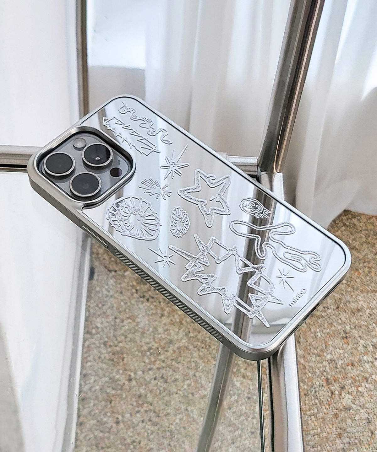 메모리즈바운더리(MEMORIESBOUNDARY) BOUNDARIES Signal Doodle Bumper Mirror Phone Case (SV_WH/MagSafe)