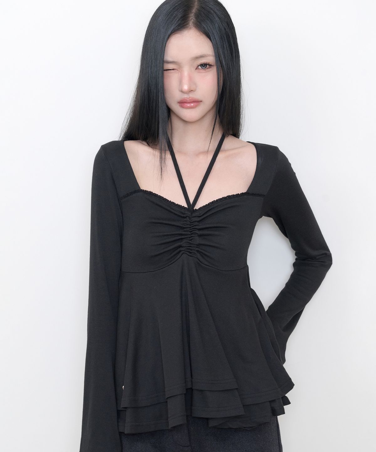 일리고(ILLIGO) 홀터 플레어 롱슬리브 블랙
