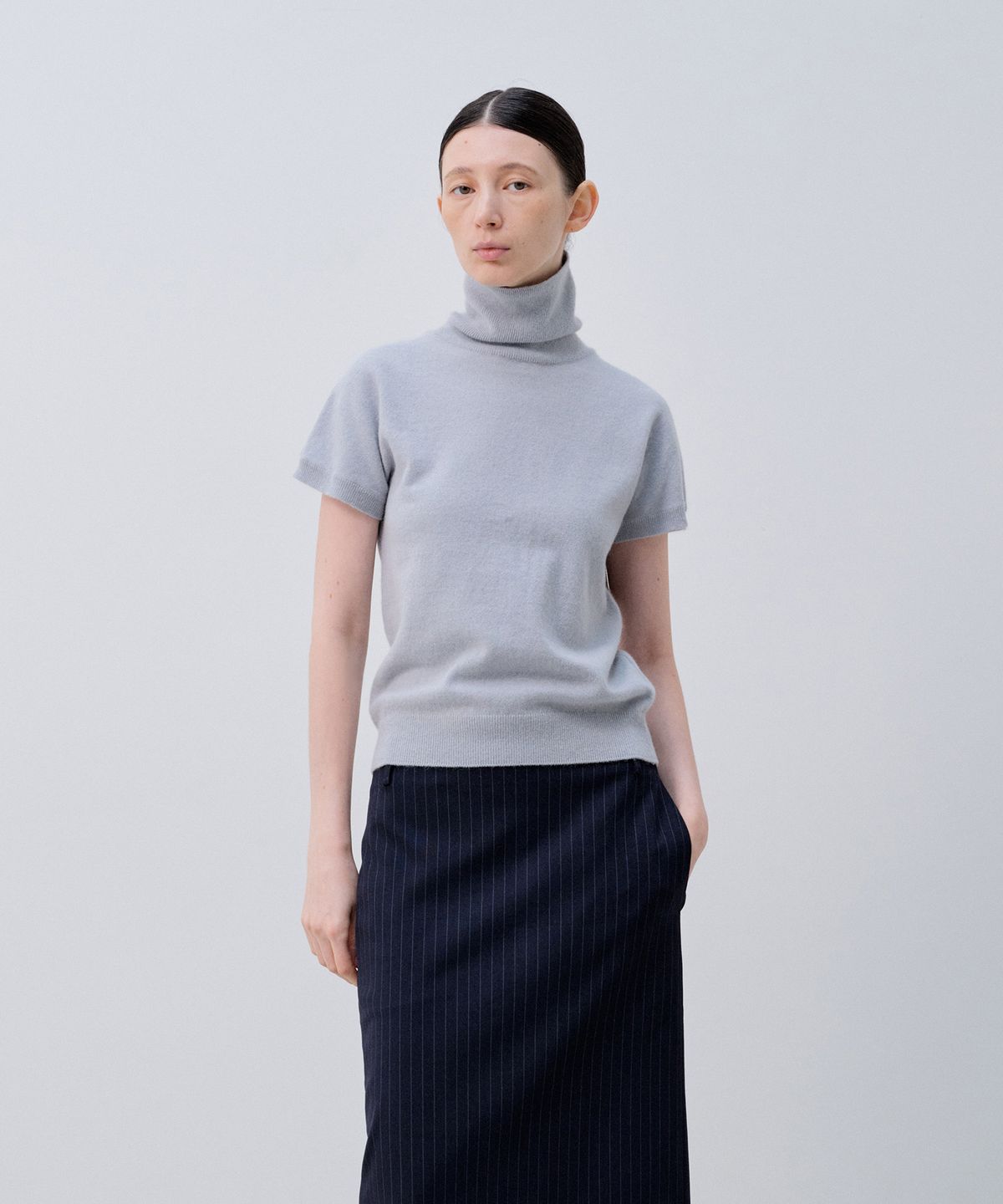 노티아(NOTIA) CAP SLEEVE TURTLENECK KNIT_LIGHT BLUE