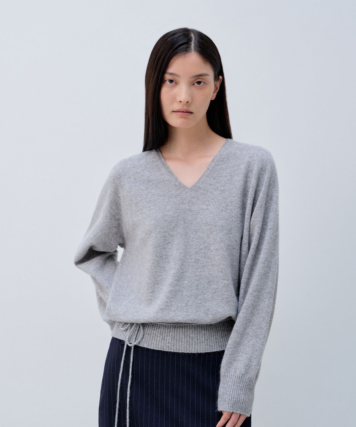 노티아(NOTIA) WHOLE GARMENT V NECK KNIT_GREY
