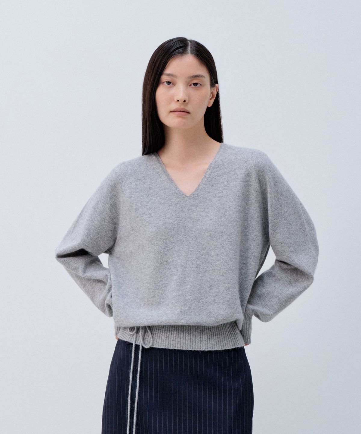 노티아(NOTIA) WHOLE GARMENT V NECK KNIT_GREY