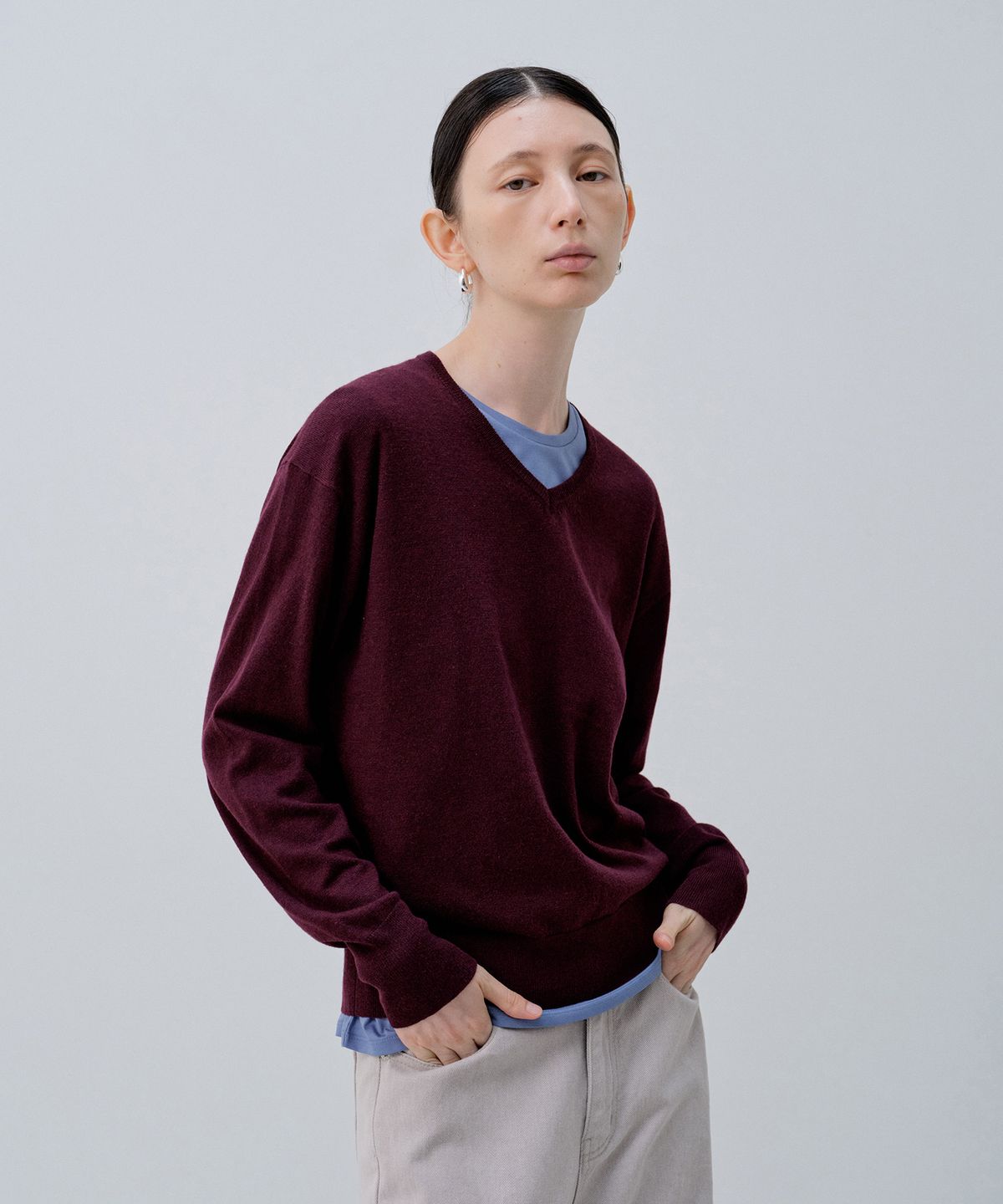 노티아(NOTIA) WOOL SILK V NECK KNIT PULLOVER_PLUM