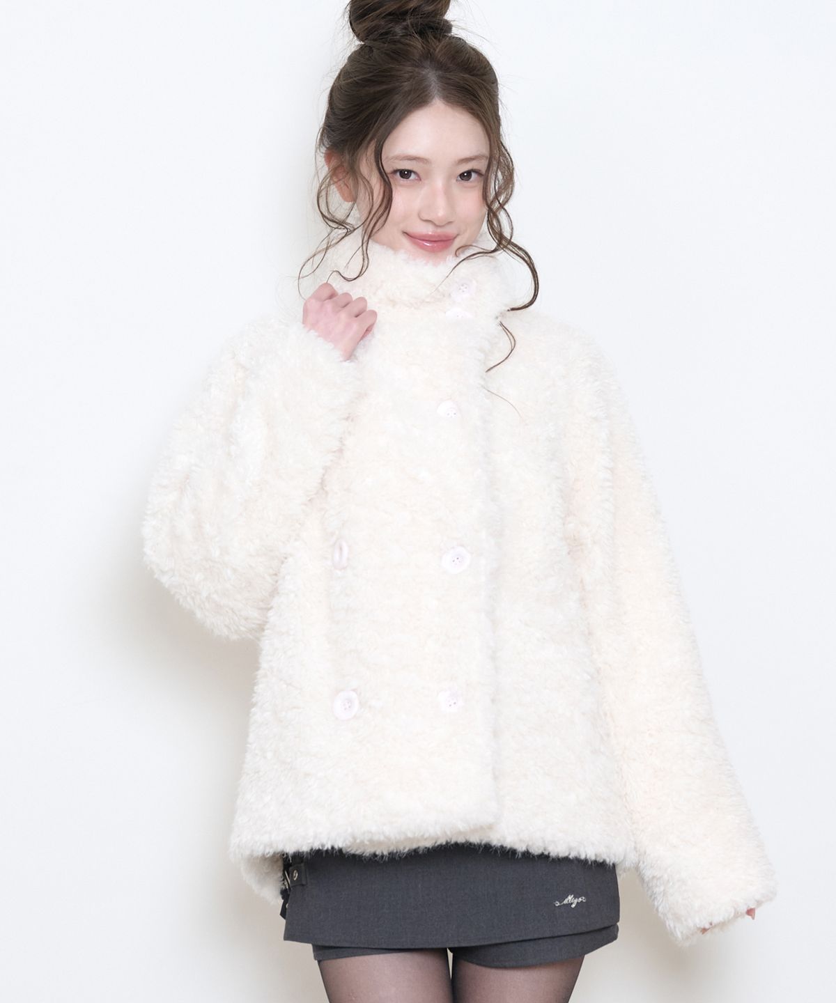 일리고(ILLIGO) 컬리 퍼 자켓 아이보리