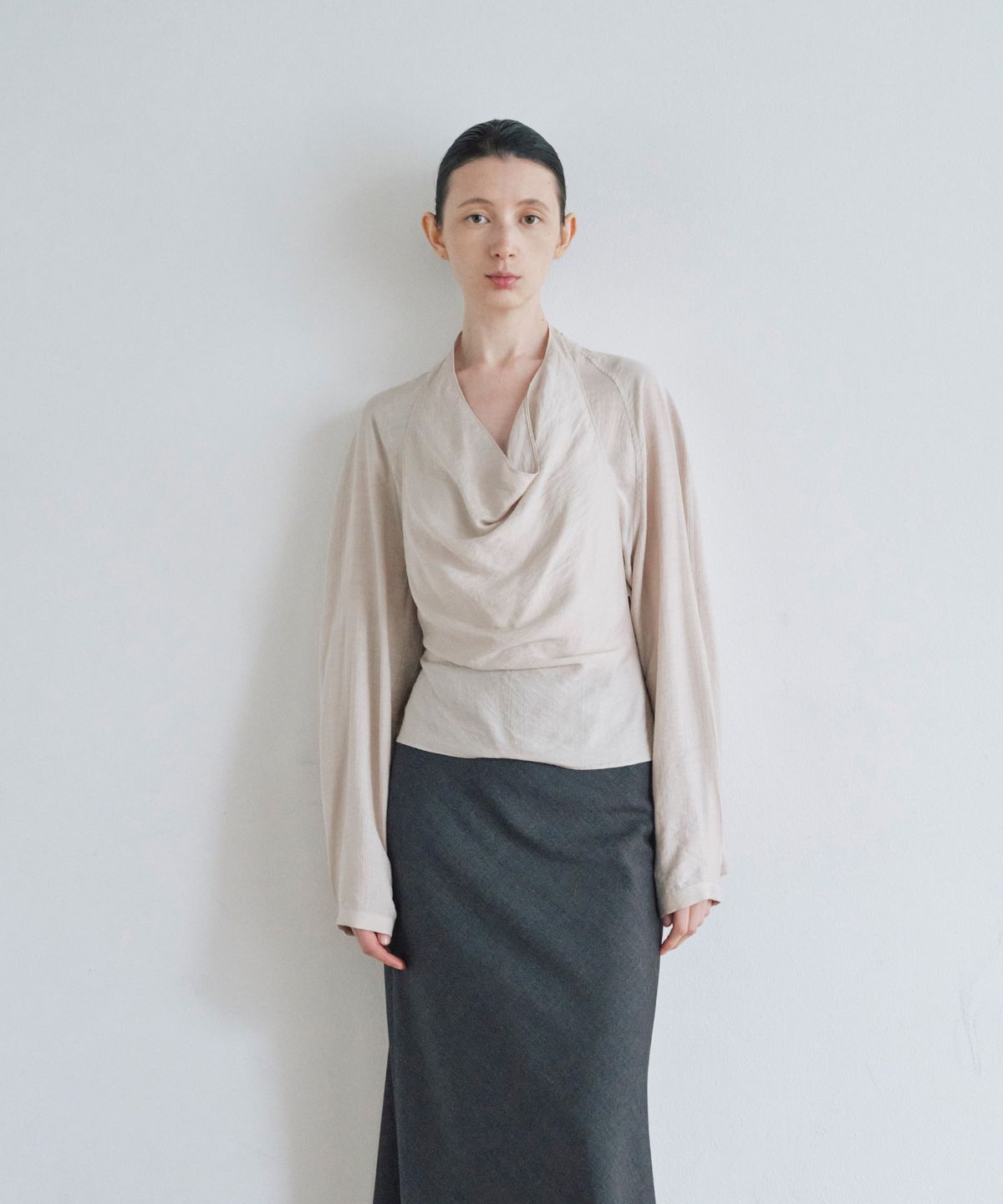 노티아(NOTIA) HALTER  BLOUSE SET_BEIGE