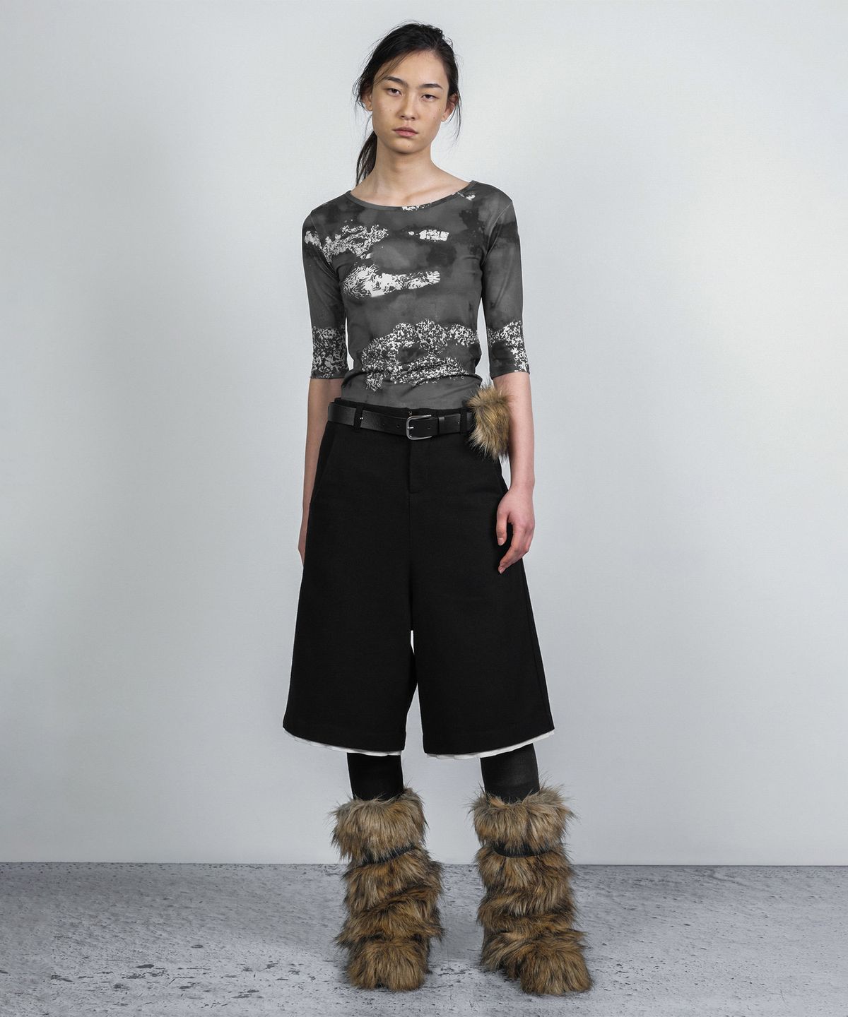 나체(NACHE) LAYERED WOOL WIDE SHORTS BLACK