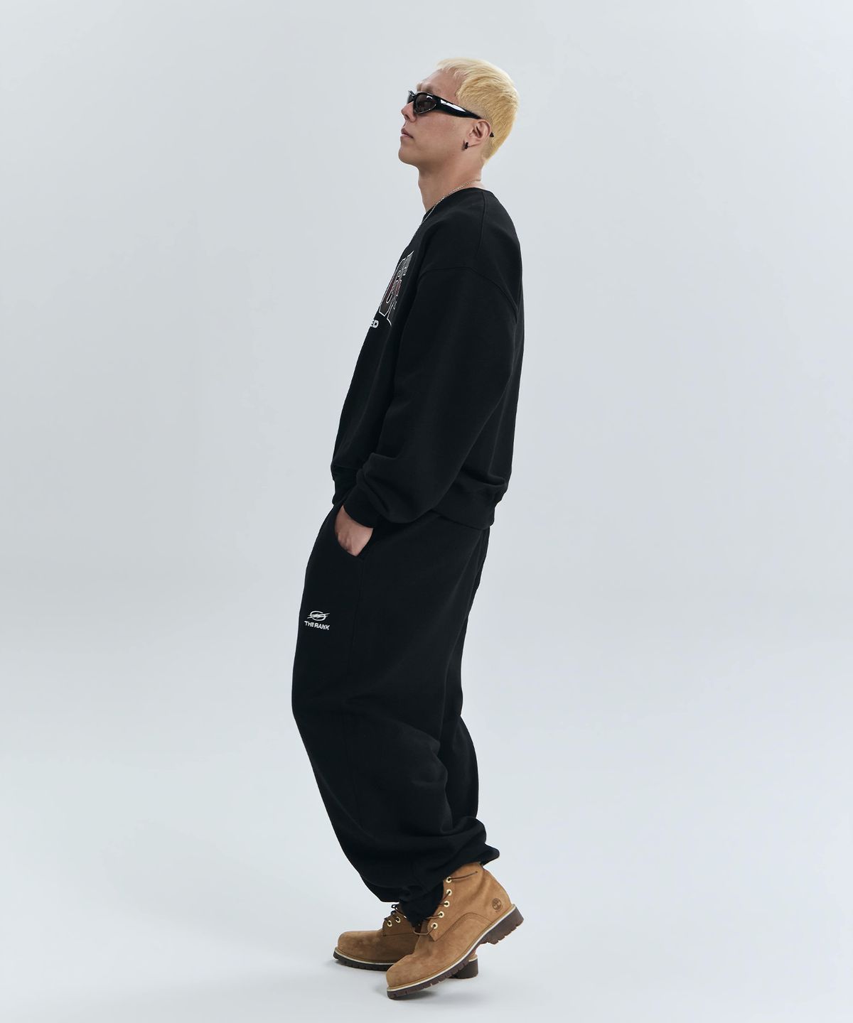 더랭크(THERANK) ESSENTIAL CORE SWEATPANTS [BLACK]