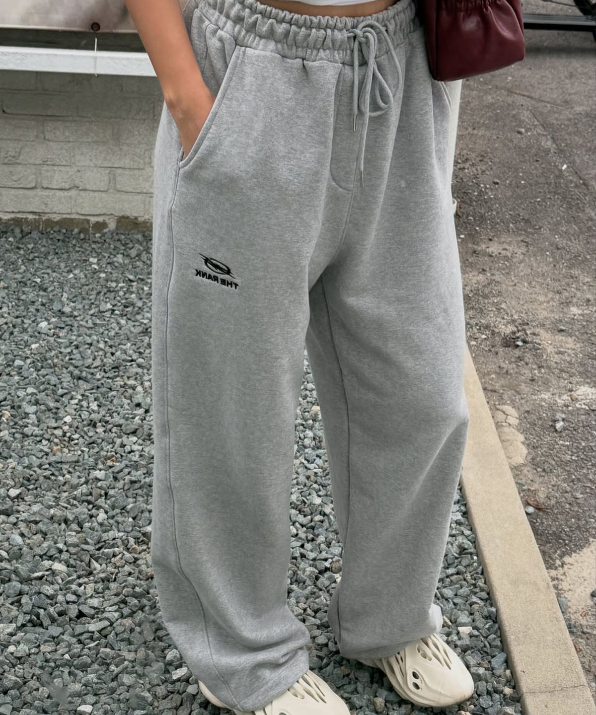 더랭크(THERANK) ESSENTIAL CORE SWEATPANTS [MELANGE GREY]