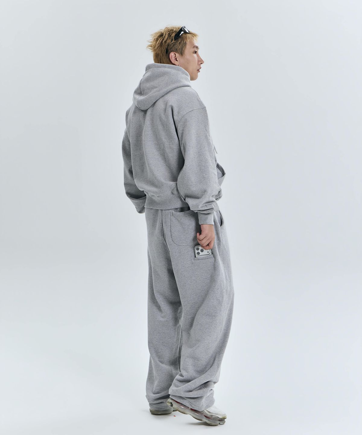 더랭크(THERANK) ESSENTIAL CORE SWEATPANTS [MELANGE GREY]