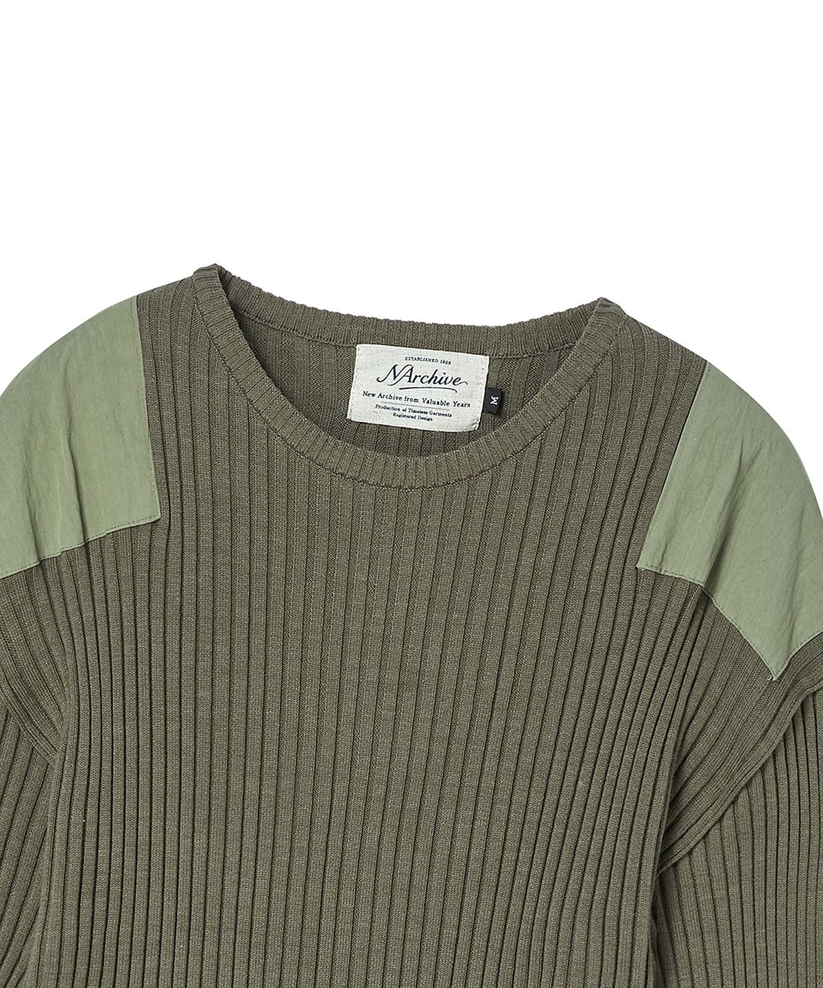 비욘드클로젯(BEYOND CLOSET) [COLLECTION LINE] 디스트레스드 밀리터리 패치 니트 카키