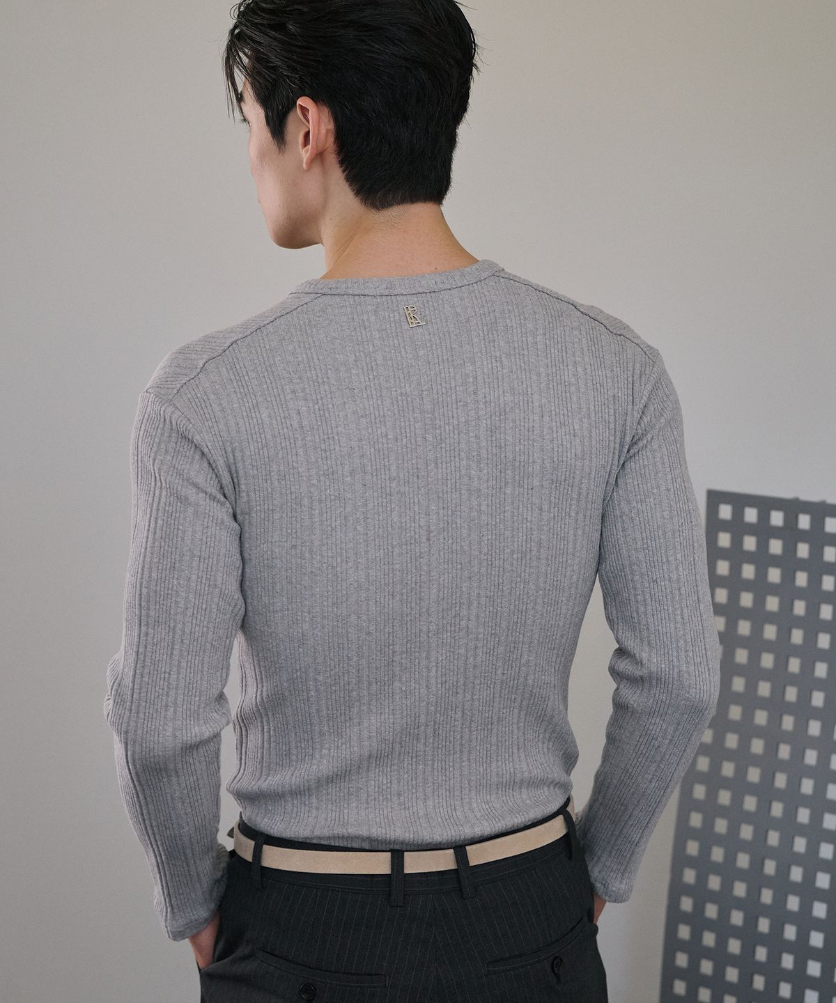 로랑서울(LAURANTSEOUL) Structured ribbed henley knit sleeves (Gray)