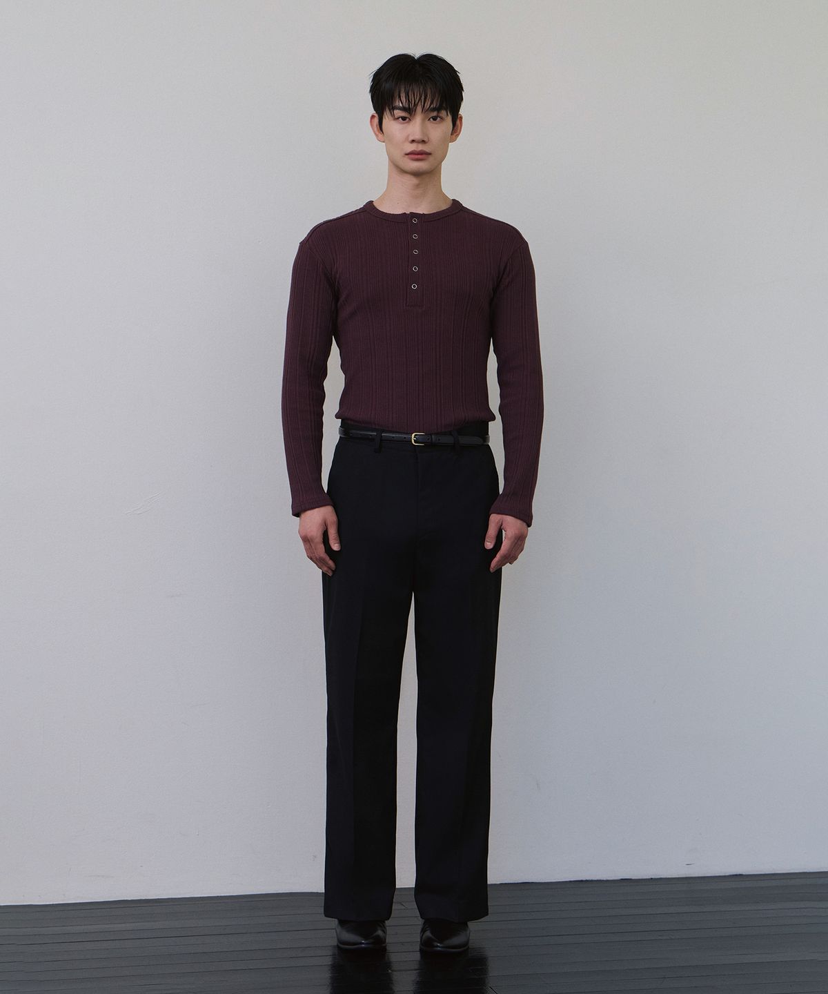 로랑서울(LAURANTSEOUL) Structured ribbed henley knit sleeves (Burgundy)