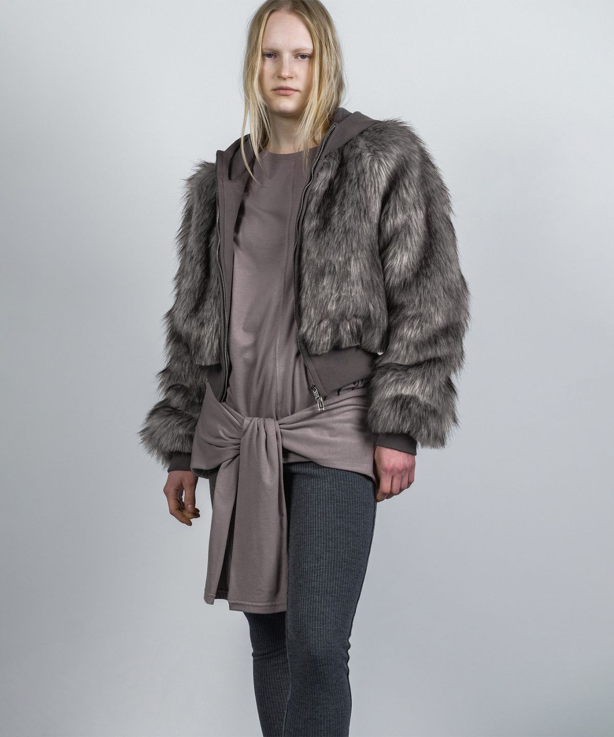 나체(NACHE) HOODIE CROP FAUX FUR JACKET GRAY