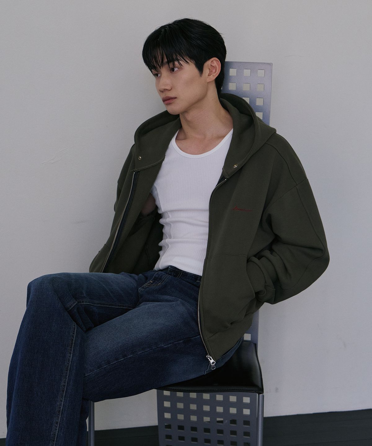 로랑서울(LAURANTSEOUL) Structured paneled Crop hood zip up (Khaki)