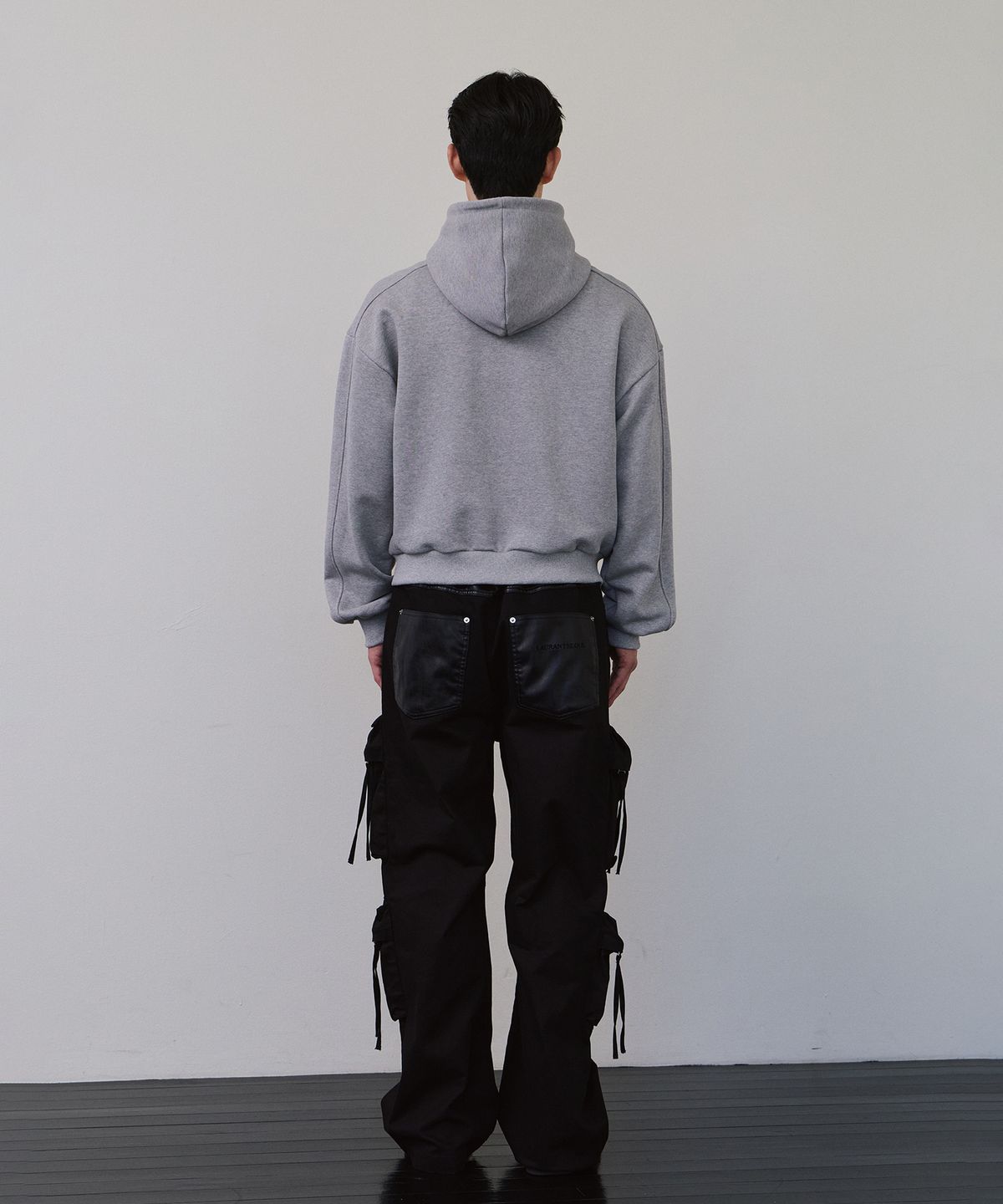 로랑서울(LAURANTSEOUL) Structured paneled Crop hood zip up (Gray)