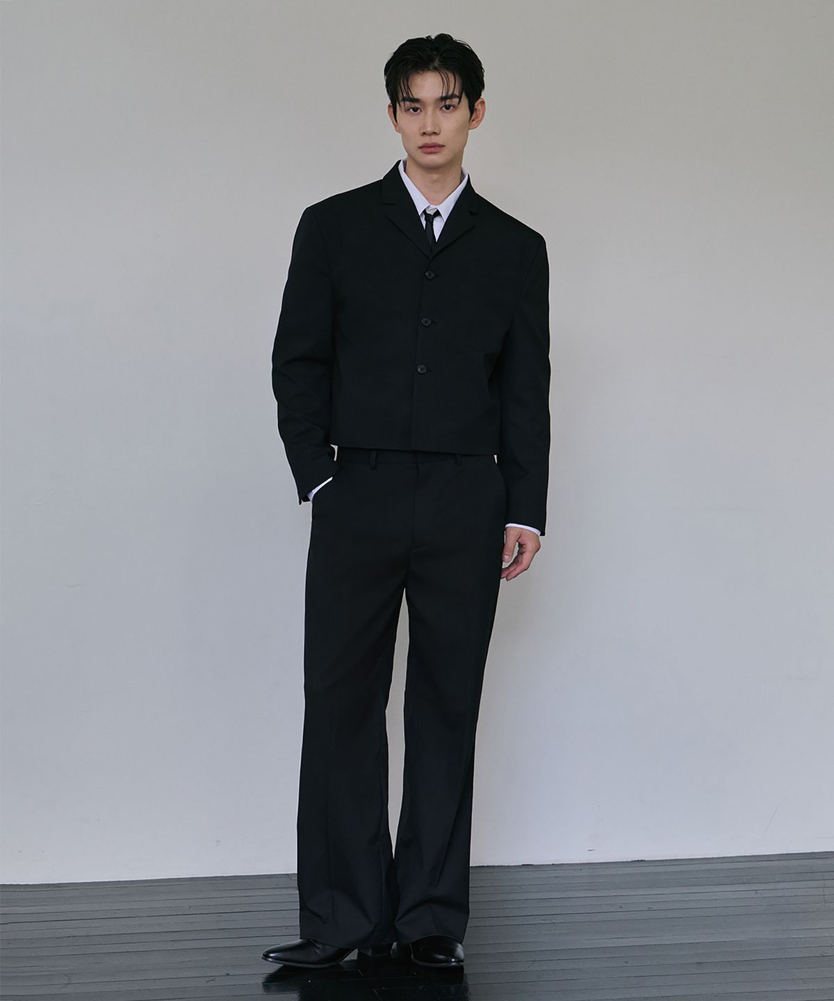로랑서울(LAURANTSEOUL) Tailored crop blazer jacket(Black)