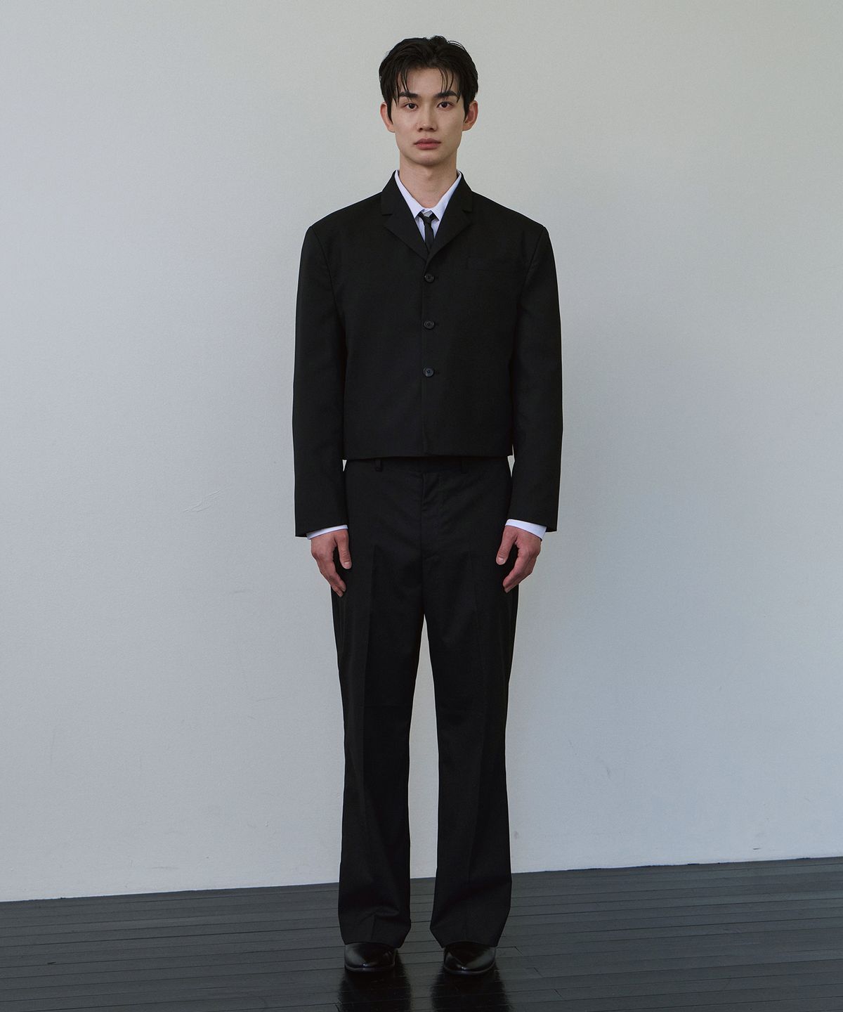 로랑서울(LAURANTSEOUL) Tailored crop blazer jacket(Black)