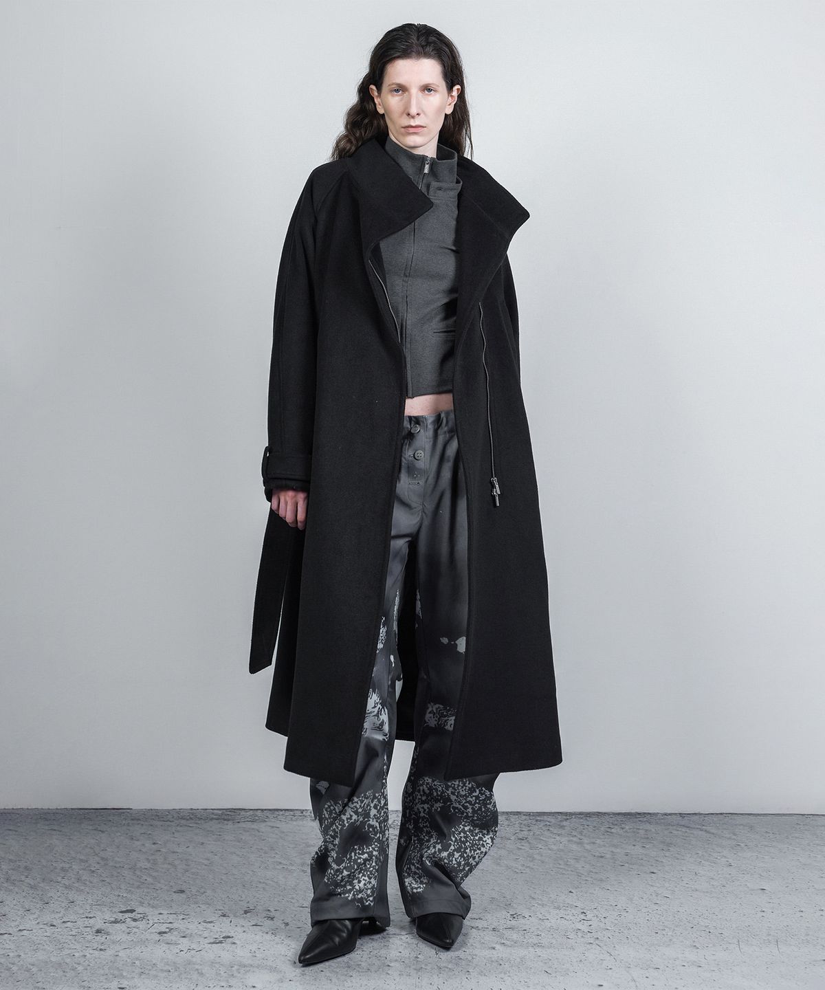 나체(NACHE) ASYMMETRIC ZIP WOOL LONG COAT BLACK