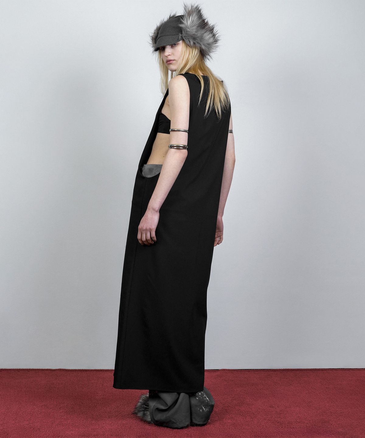 나체(NACHE) FAUX FUR EARFLAP CAP CHARCOAL