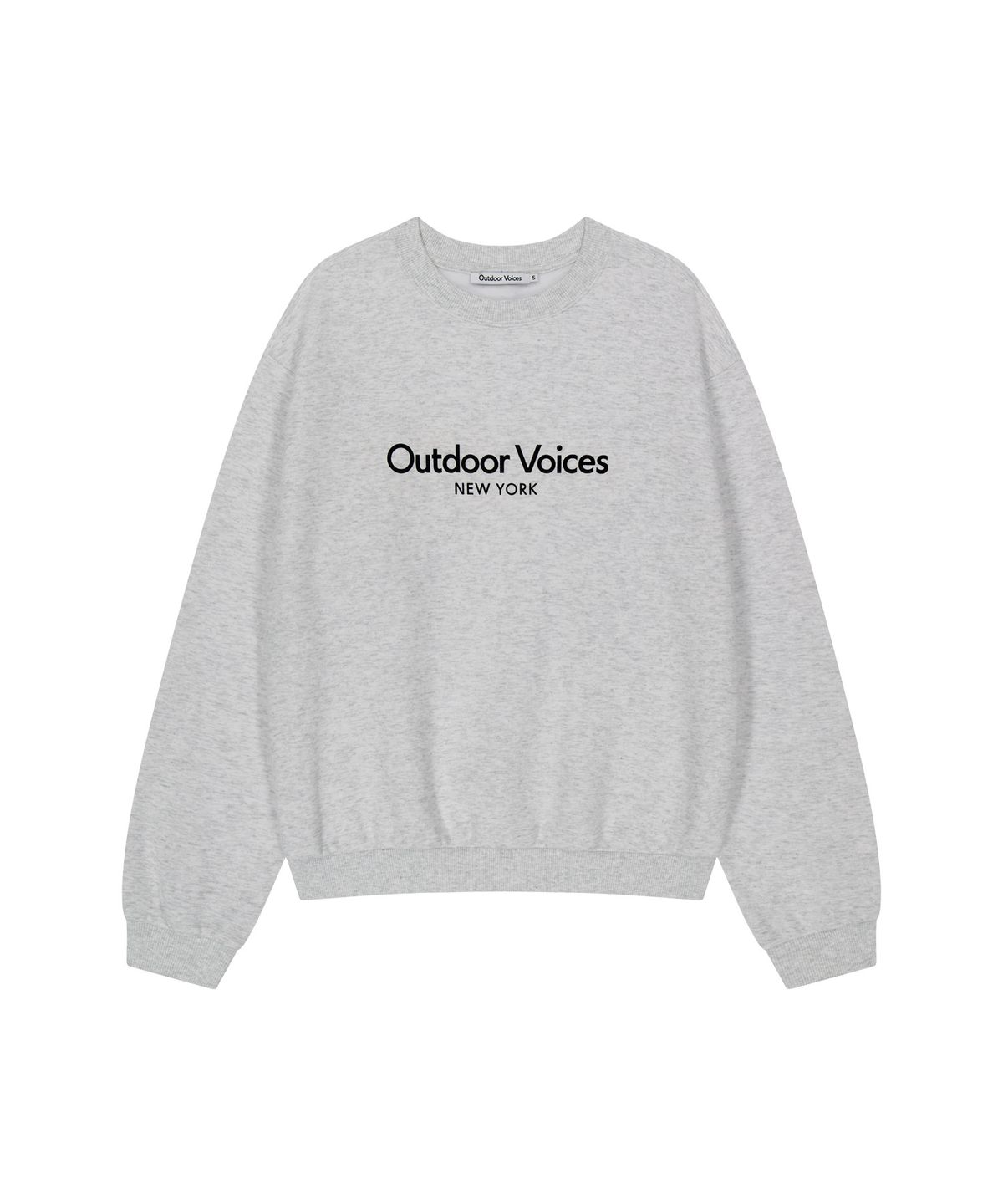 아웃도어 보이스(OUTDOOR VOICES) CLASSIC LOGO NY SWEATSHIRT (LIGHT HEATHER GRAY)