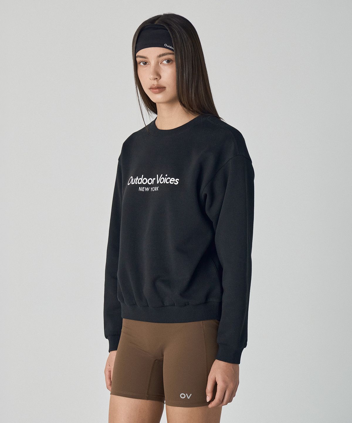 아웃도어 보이스(OUTDOOR VOICES) CLASSIC LOGO NY SWEATSHIRT (BLACK)