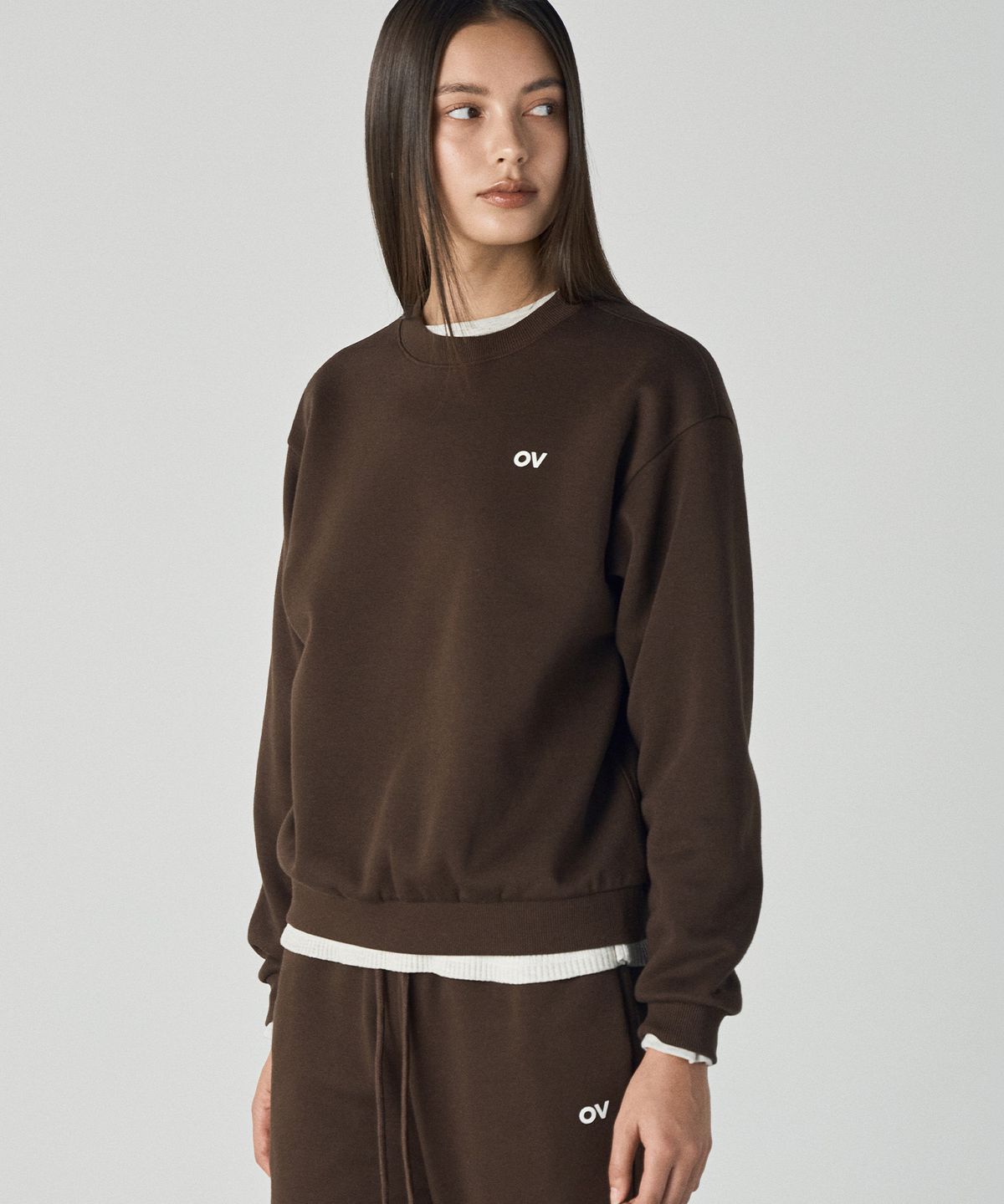아웃도어 보이스(OUTDOOR VOICES) OV LOGO SWEATSHIRT (BROWN)