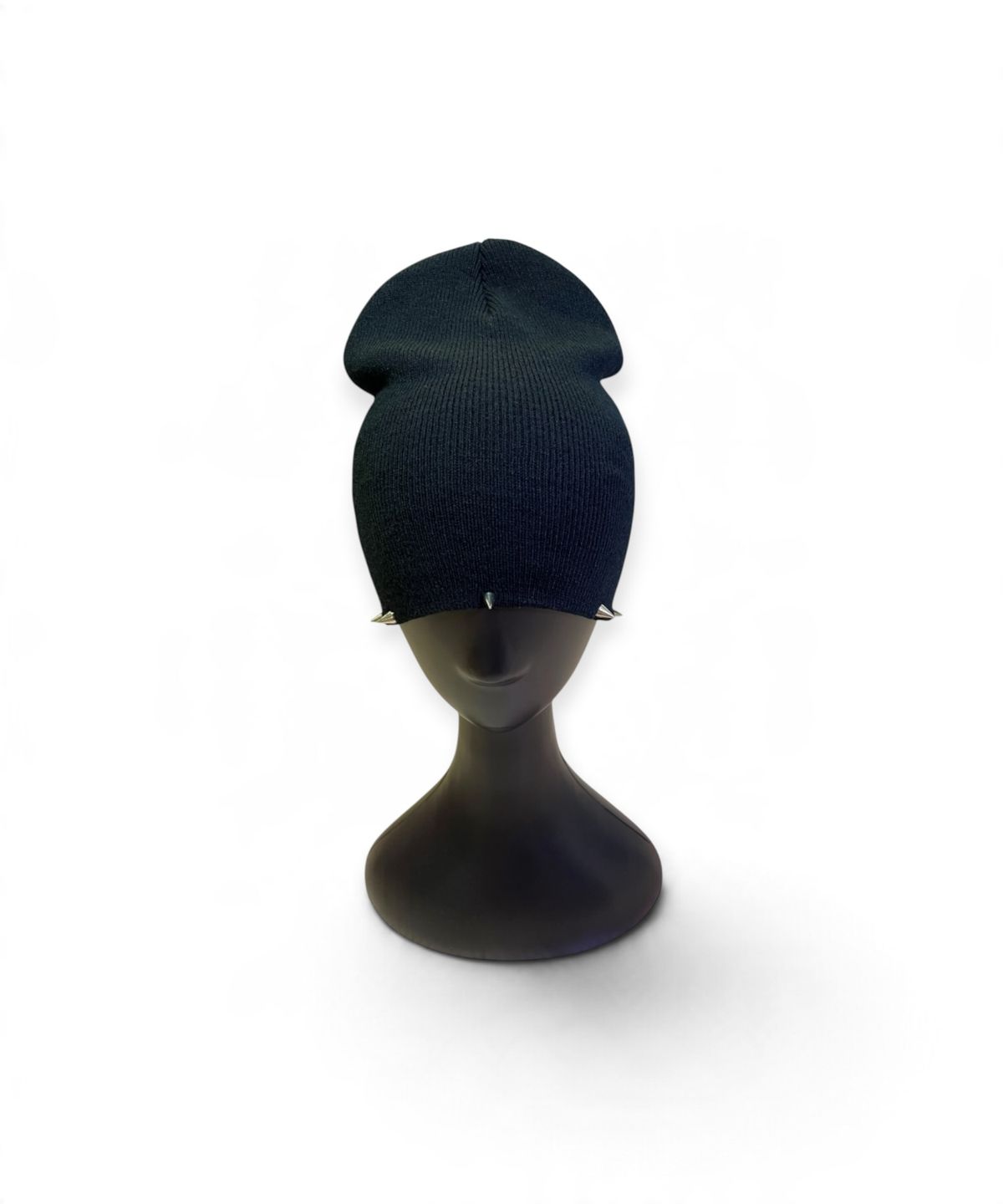 본슬리피(BORN SLIPPY) Savage Fang Stud Beanie