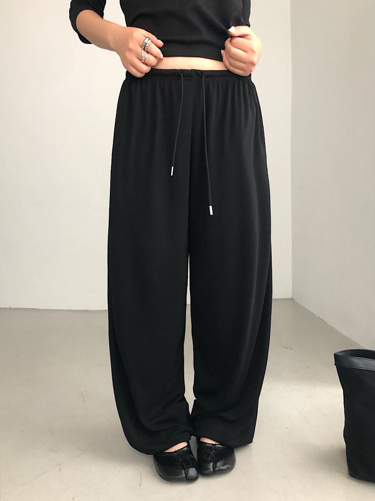 아포엠(APOEM) Fluid Harem Pants(3C)