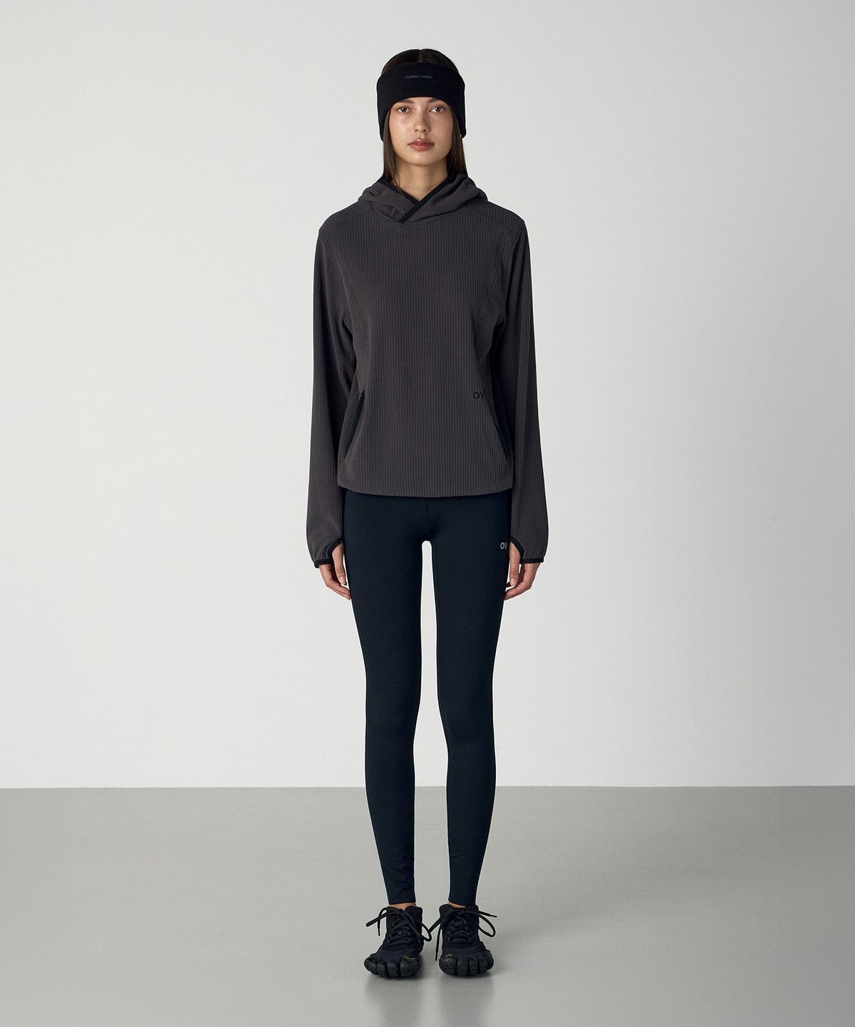 아웃도어 보이스(OUTDOOR VOICES) Technol-OV™ GRID FLEECE HOODIE (CHARCOAL)