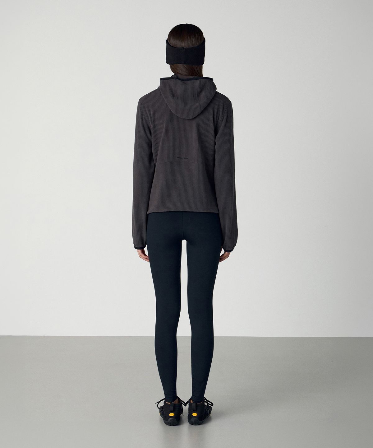 아웃도어 보이스(OUTDOOR VOICES) Technol-OV™ GRID FLEECE HOODIE (CHARCOAL)
