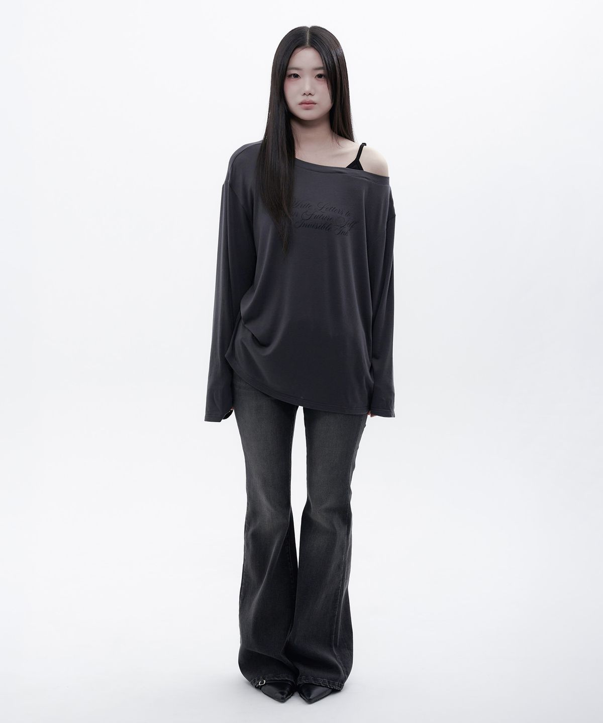 알키알카(ALKI ALKA) Cami Layered Lettering Tee (Charcoal)_ALKAS01557