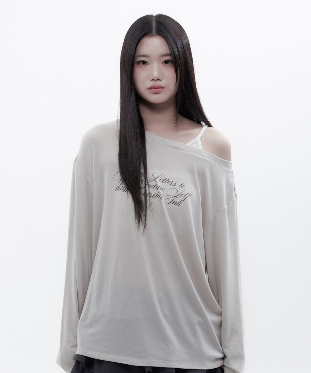 알키알카(ALKI ALKA) Cami Layered Lettering Tee (Light Gray)_ALKAS01558