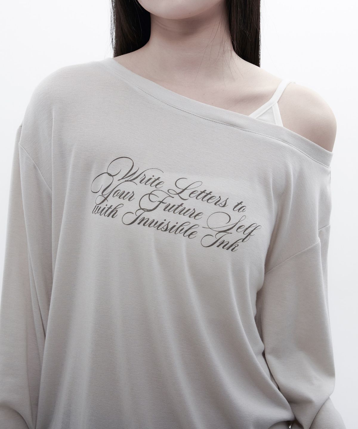 알키알카(ALKI ALKA) Cami Layered Lettering Tee (Light Gray)_ALKAS01558