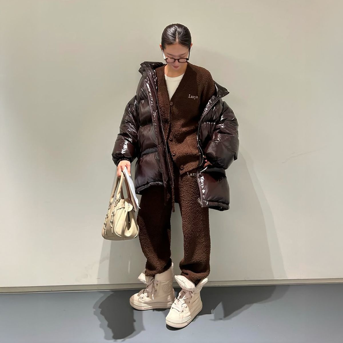 이비엠(EBM) 글로시 하이넥 패딩 점퍼 EMPBWPD010