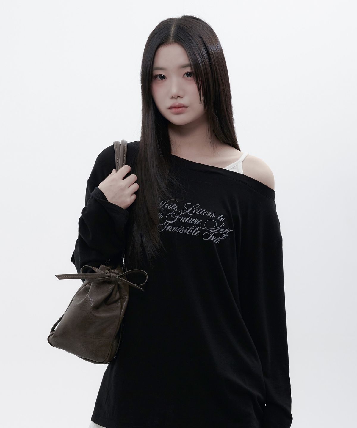알키알카(ALKI ALKA) Studded Ruched Bag (Brown)_ALKAS01553