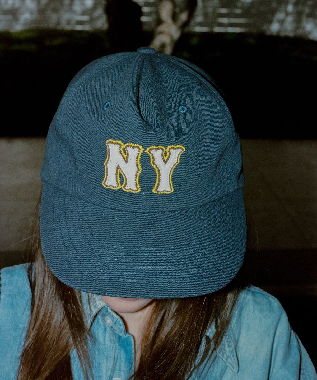 더뮤지엄비지터(THEMUSEUMVISITOR) NY APPLIQUE BALL CAP (NAVY)