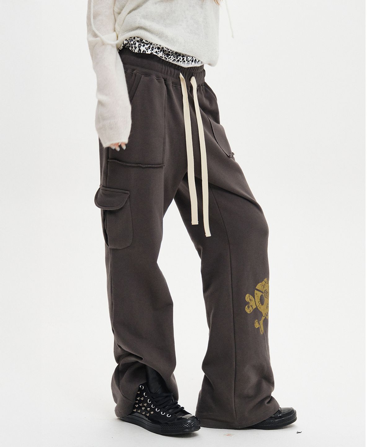 소르비(SORBEE) BABY PRINT CARGO SWEAT PANTS / CHARCOAL