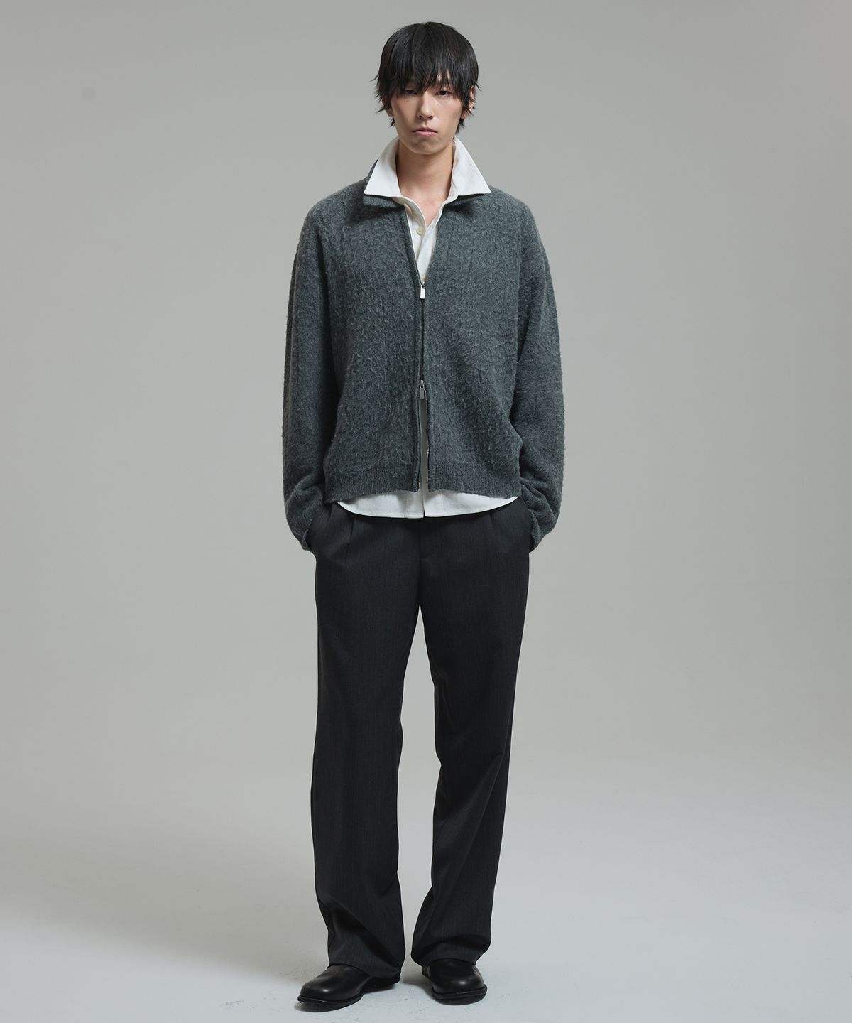 넌블랭크(NONBLANK) 브러쉬드 집 업 니트_DARK GREY