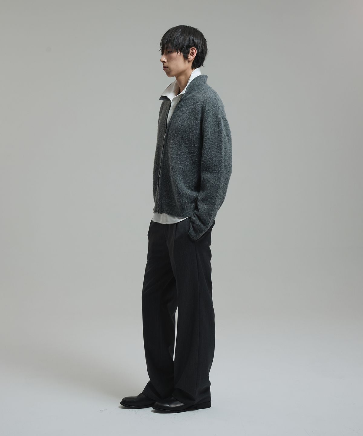 넌블랭크(NONBLANK) 브러쉬드 집 업 니트_DARK GREY