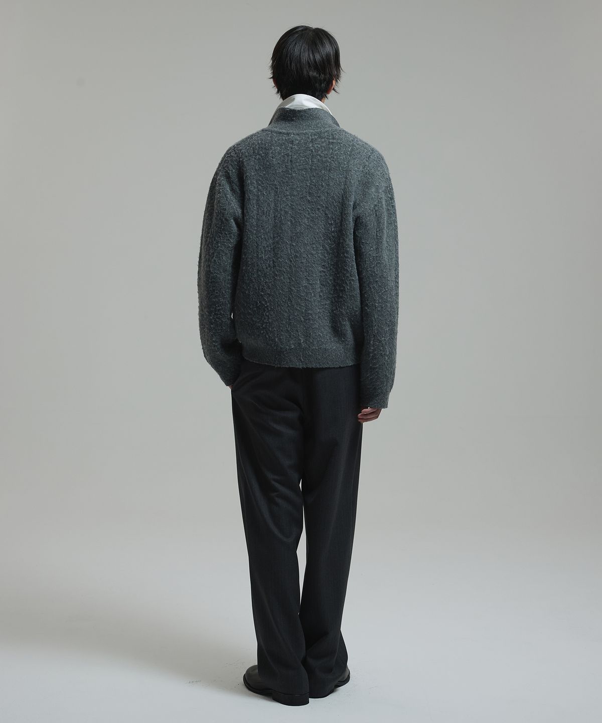 넌블랭크(NONBLANK) 브러쉬드 집 업 니트_DARK GREY