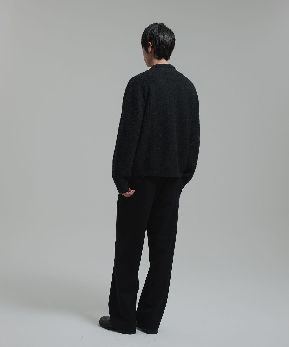 넌블랭크(NONBLANK) 브러쉬드 집 업 니트_BLACK